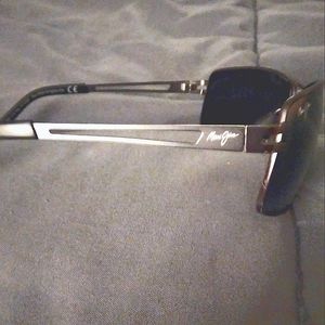 Barely worn like new Maui Jim men's sunglasses. Gunmetal, black & gray. See size